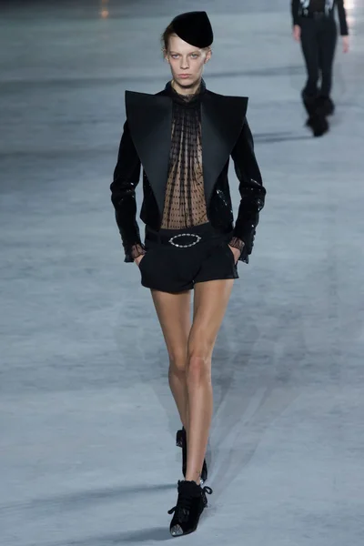Look 80